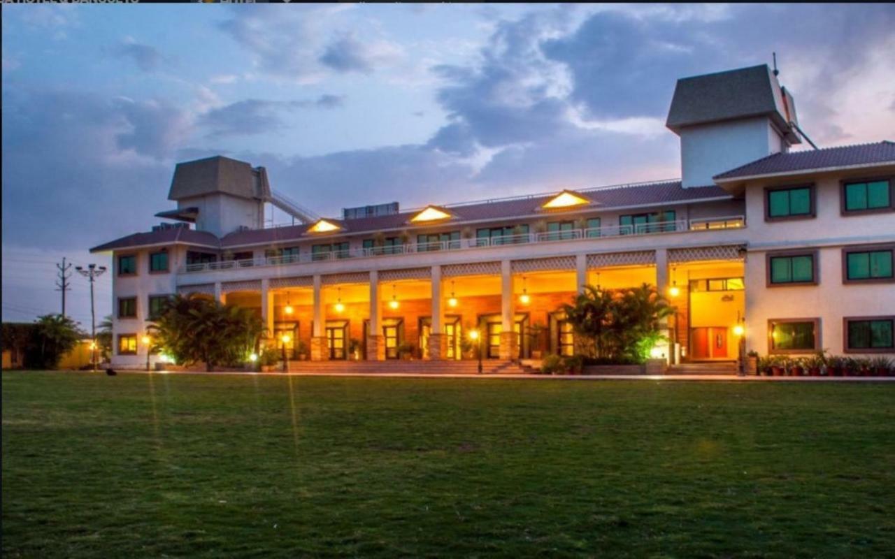 Jalsa Resort Indaur Exteriér fotografie