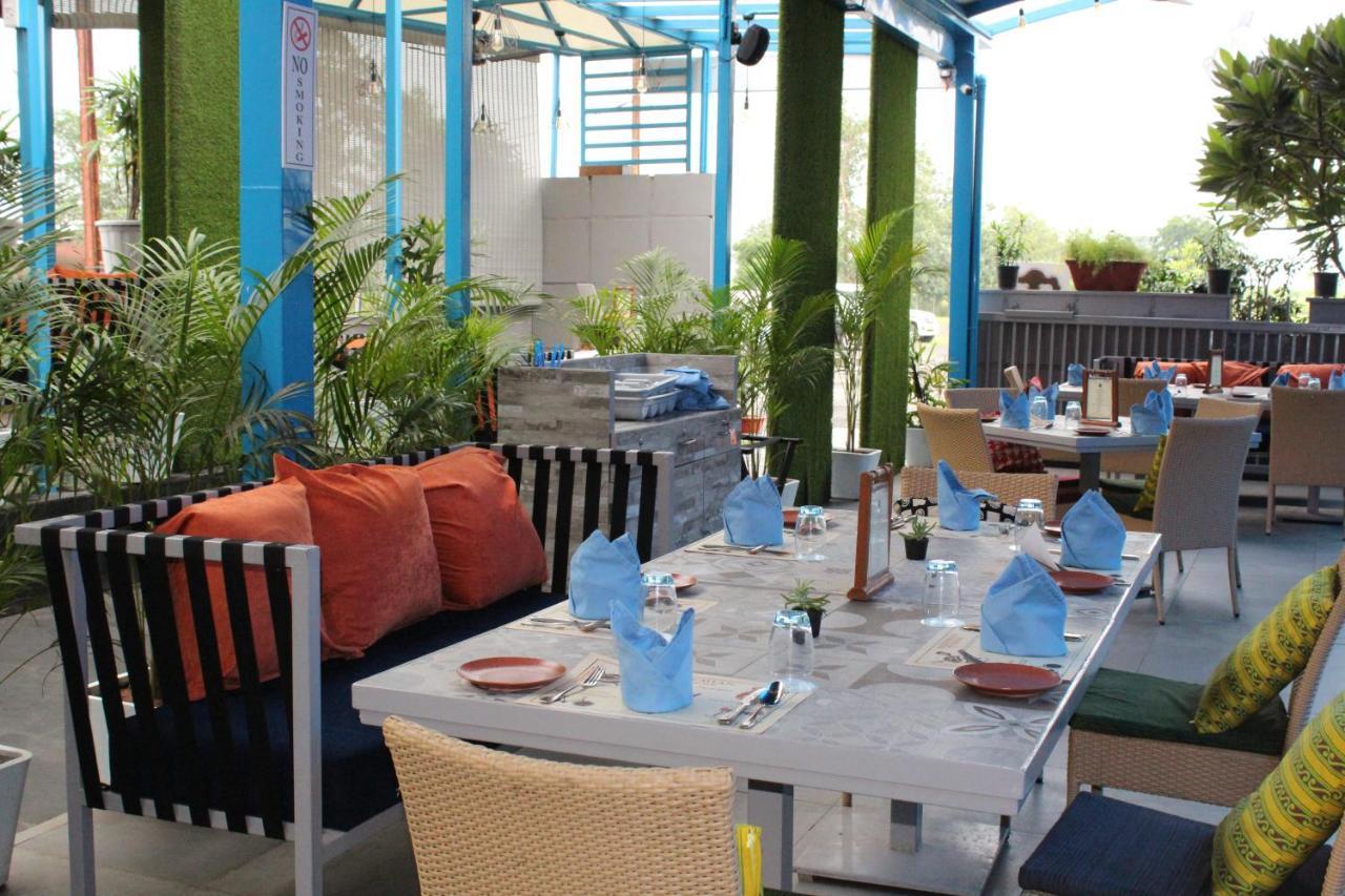 Jalsa Resort Indaur Exteriér fotografie